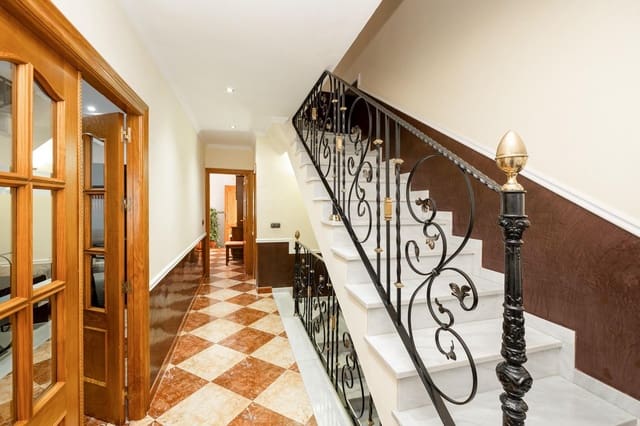 3 soveværelse Rækkehus til salg i Huétor Vega med garage - € 329.000 (Ref: 8836899)