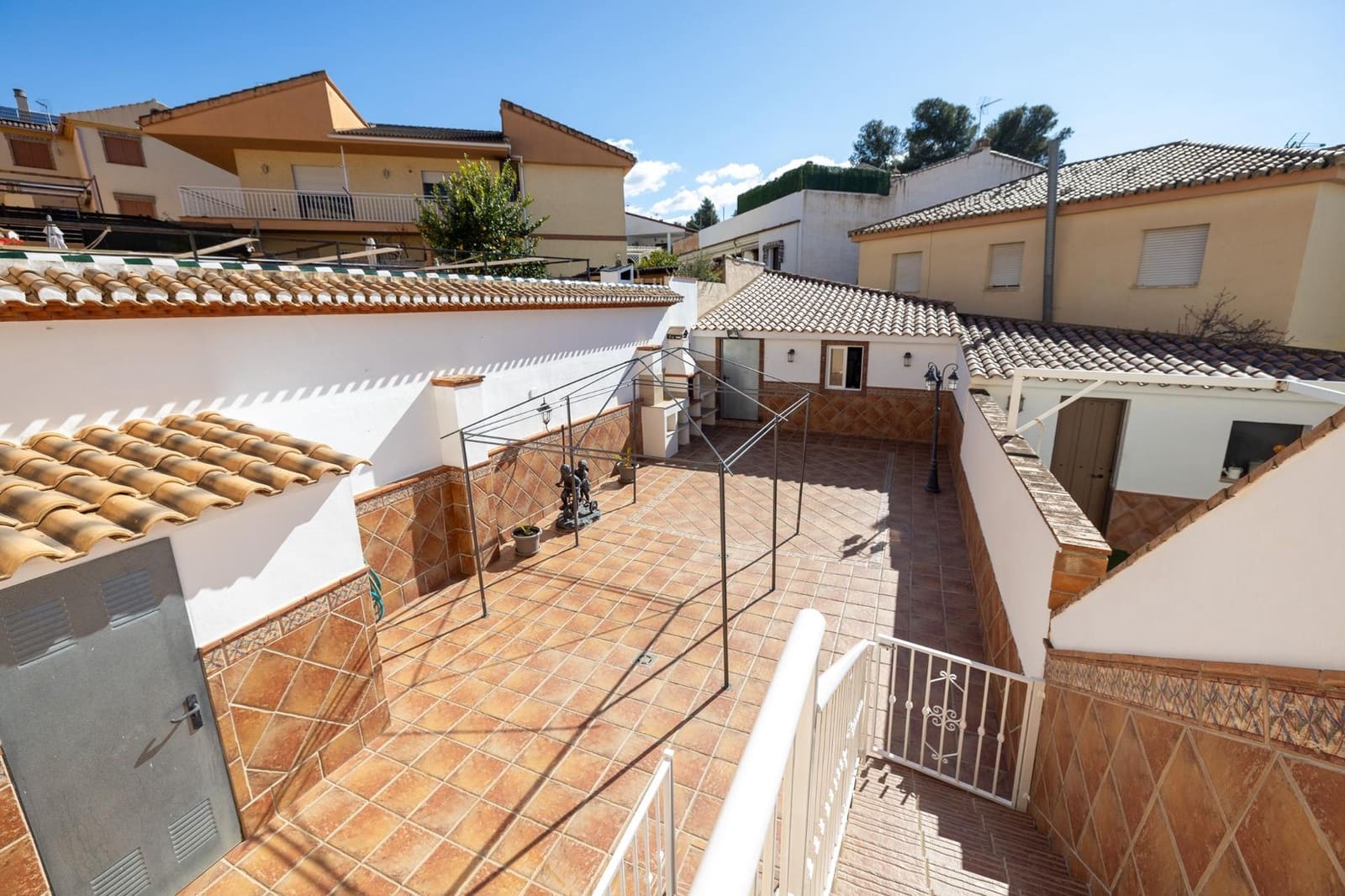 3 soveværelse Rækkehus til salg i Huetor Vega med garage - € 329.000 (Ref: 8836899)