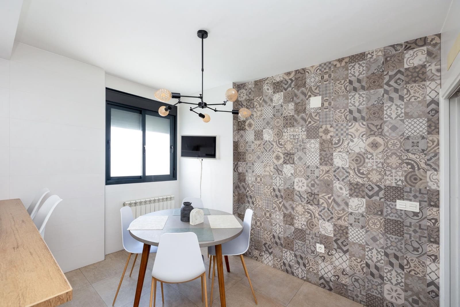 4 soveværelse Villa til salg i Granada by med garage - € 484.000 (Ref: 8839149)