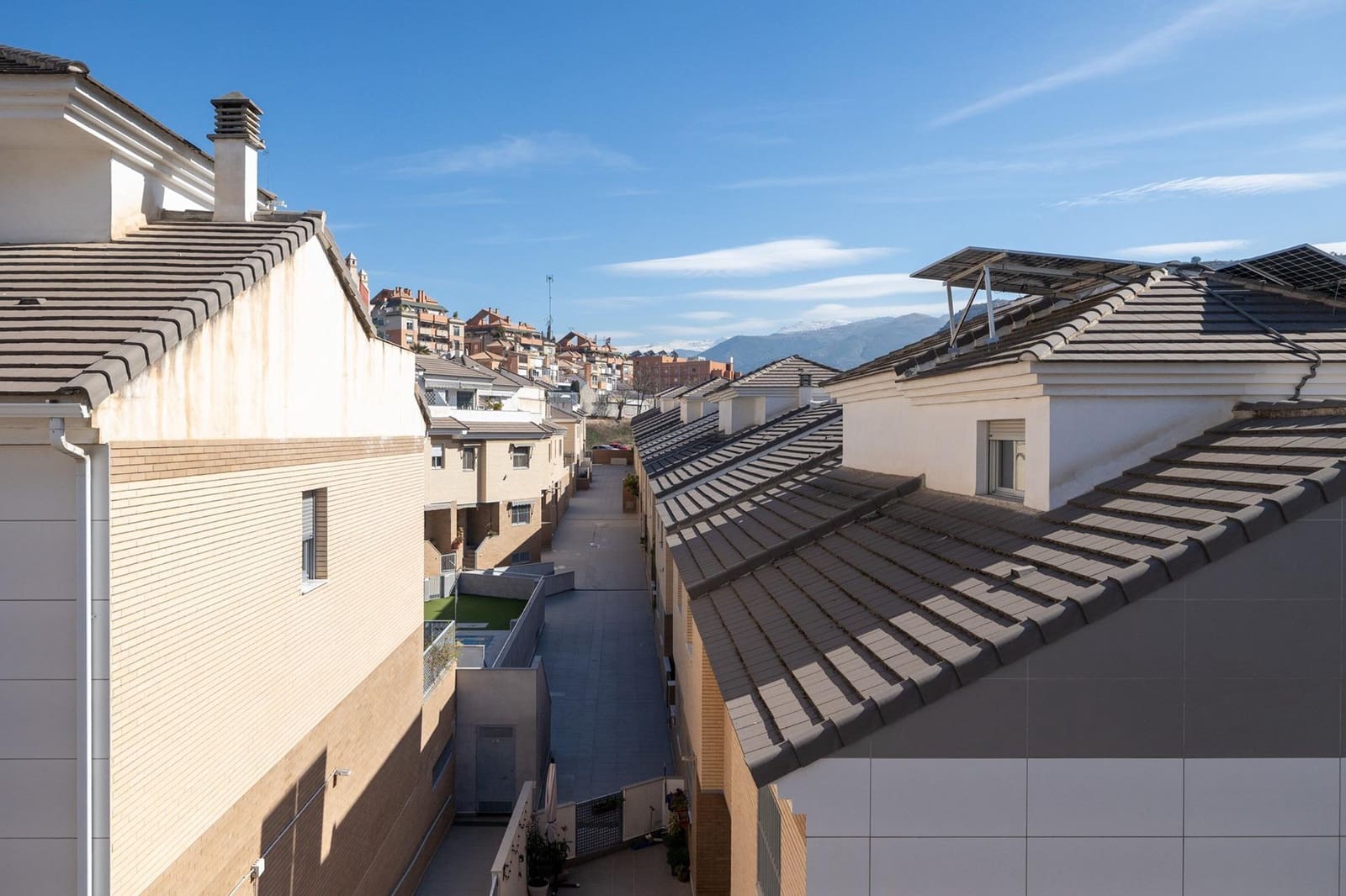 4 soveværelse Villa til salg i Granada by med garage - € 484.000 (Ref: 8839149)