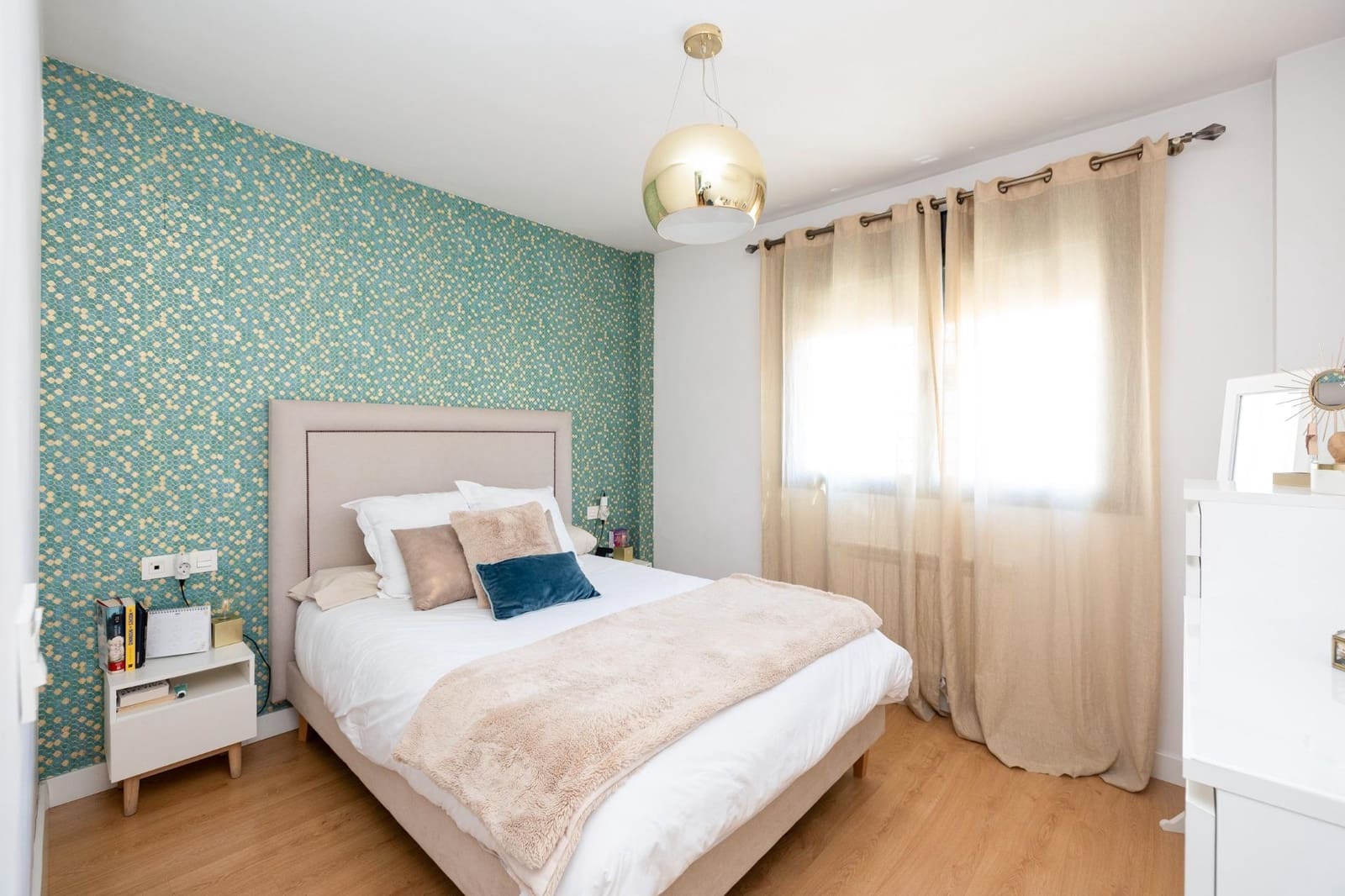 4 soveværelse Villa til salg i Granada by med garage - € 484.000 (Ref: 8839149)