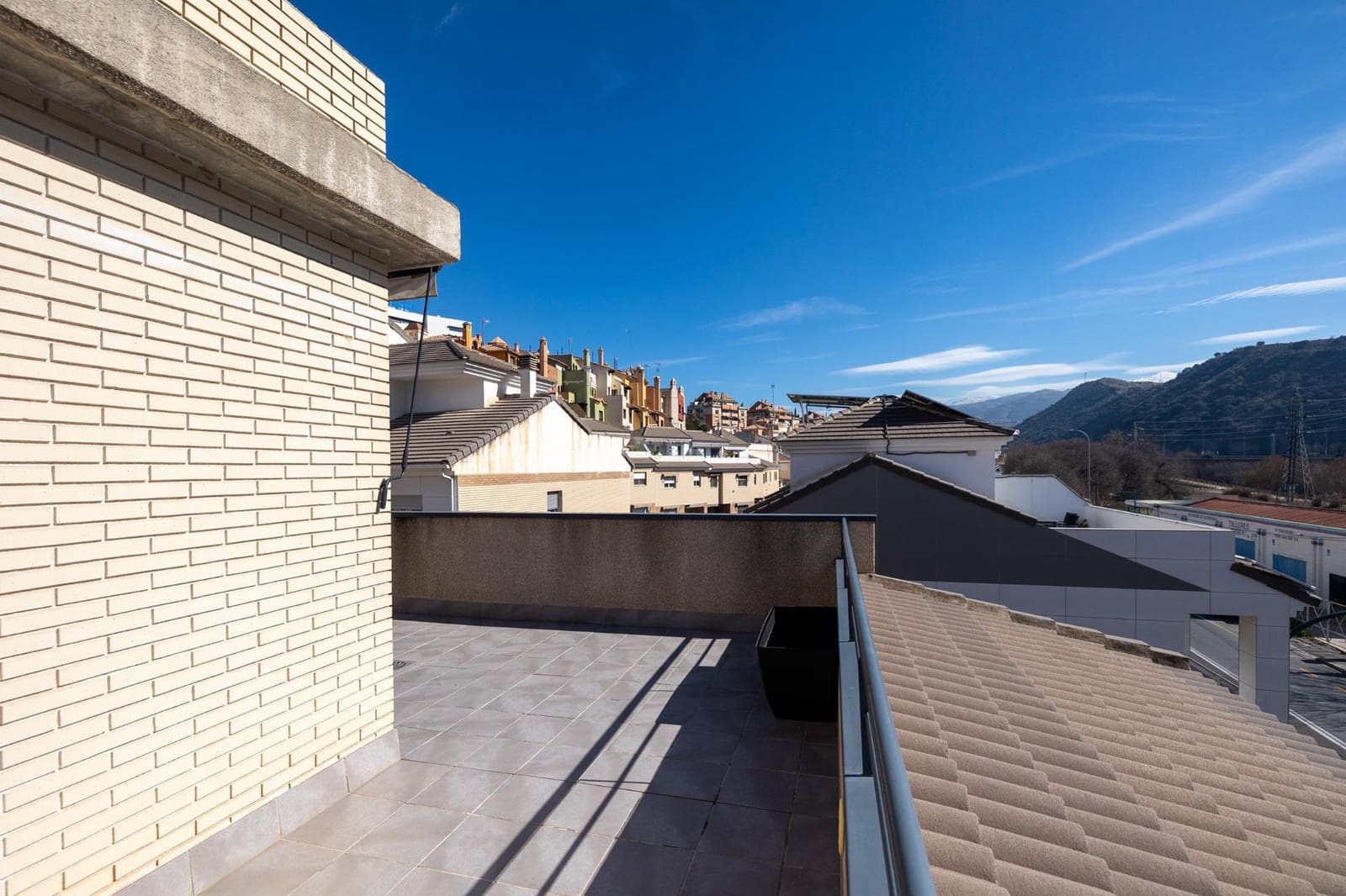 4 soveværelse Villa til salg i Granada by med garage - € 484.000 (Ref: 8839149)