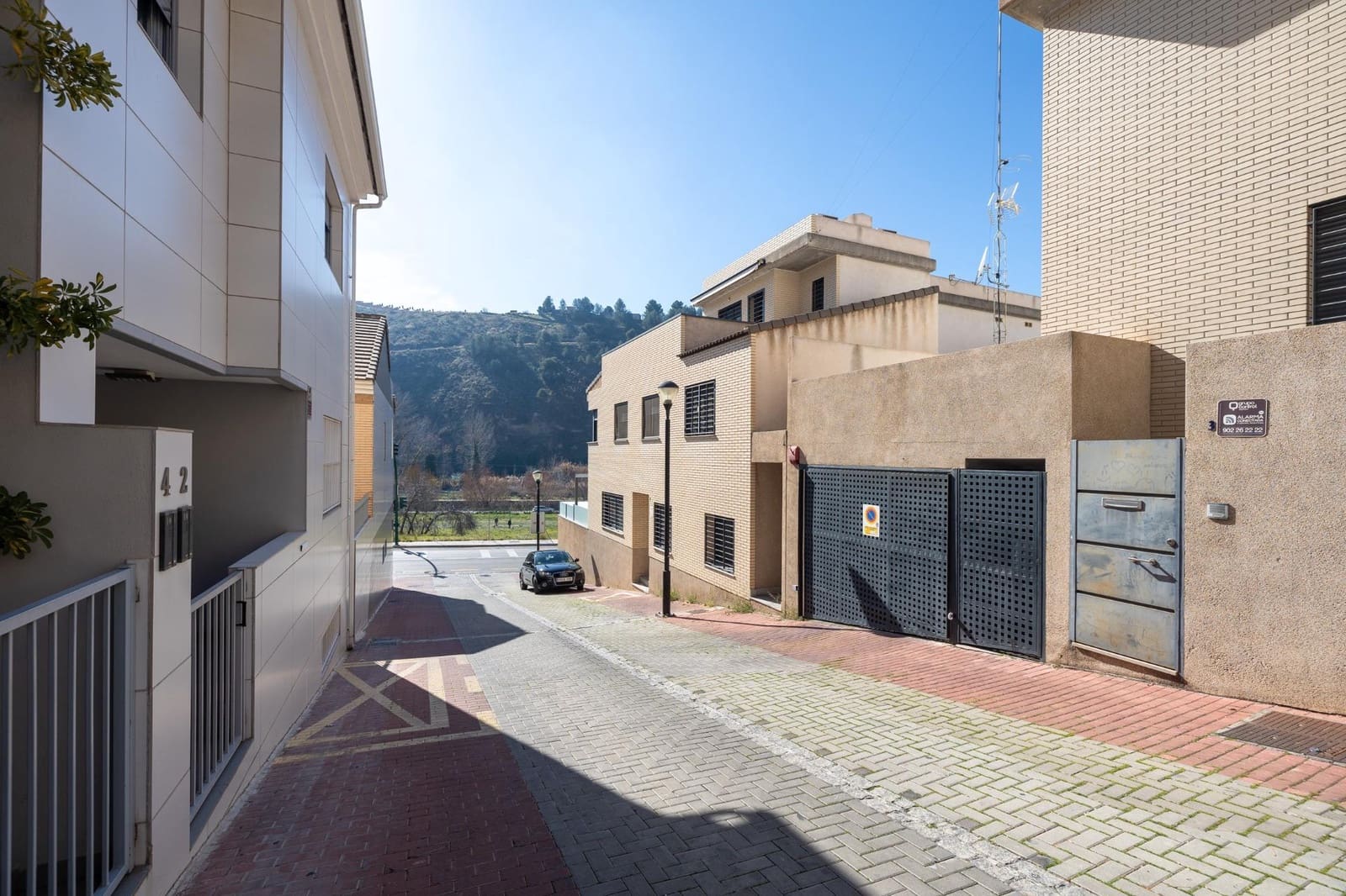 4 soveværelse Villa til salg i Granada by med garage - € 484.000 (Ref: 8839149)