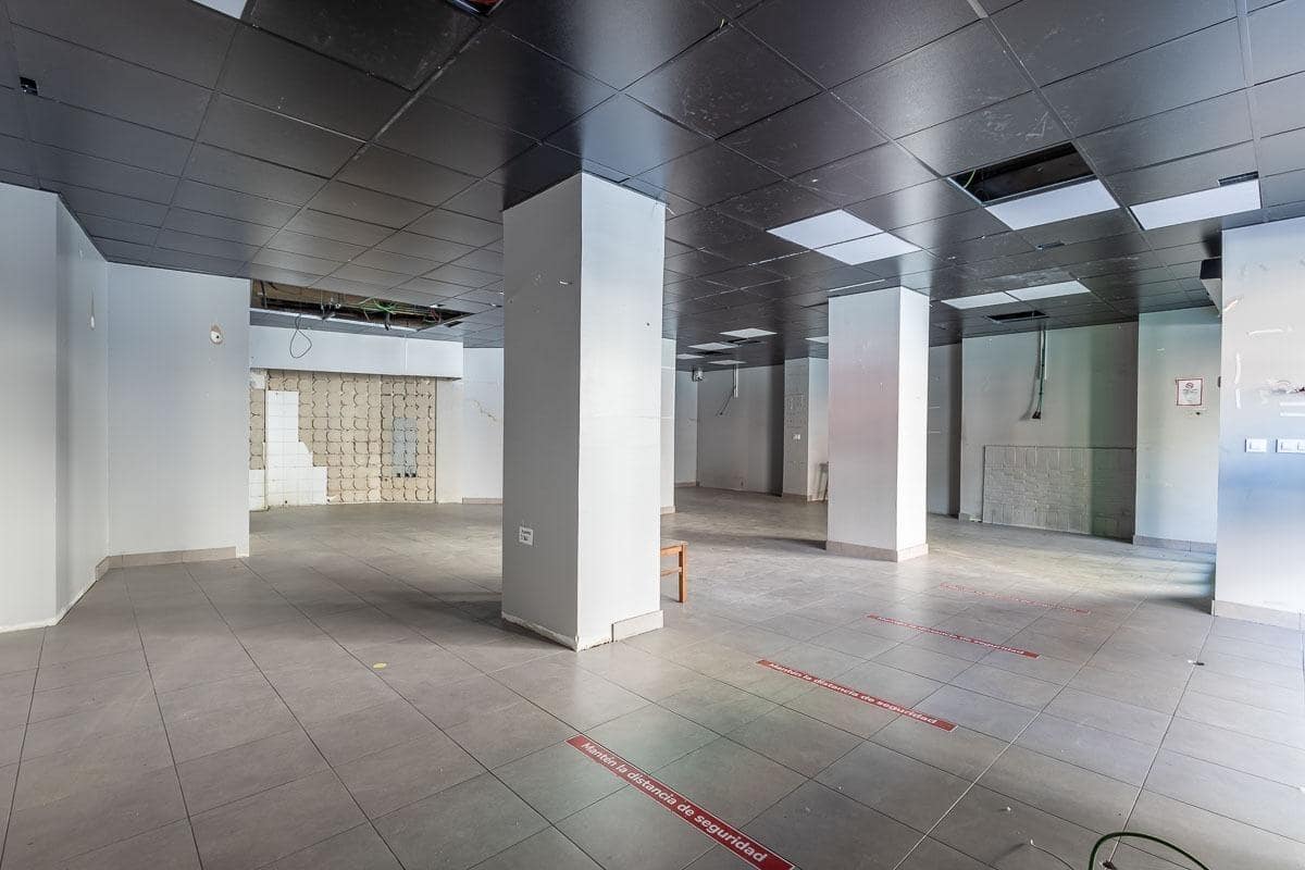 Local Commercial à vendre à Grenade ville - 950 000 € (Ref: 8854999)