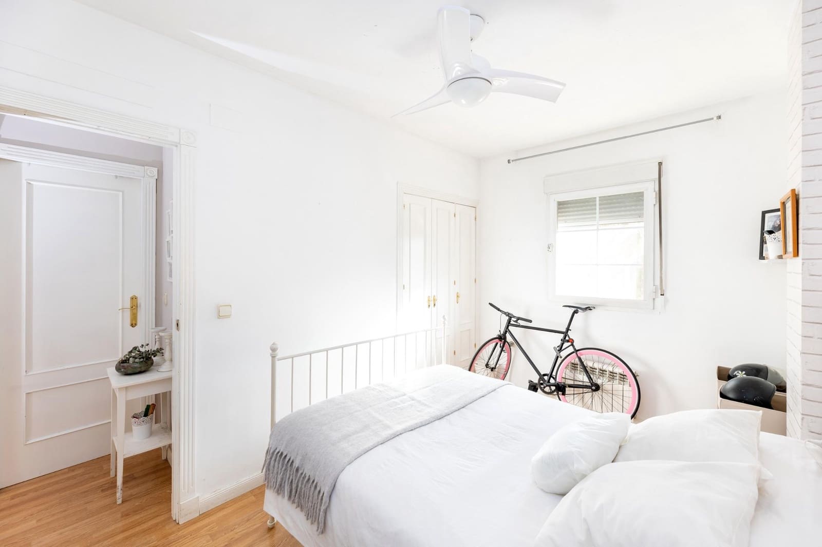 4 soveværelse Rækkehus til salg i Granada by med swimmingpool garage - € 475.000 (Ref: 8857423)