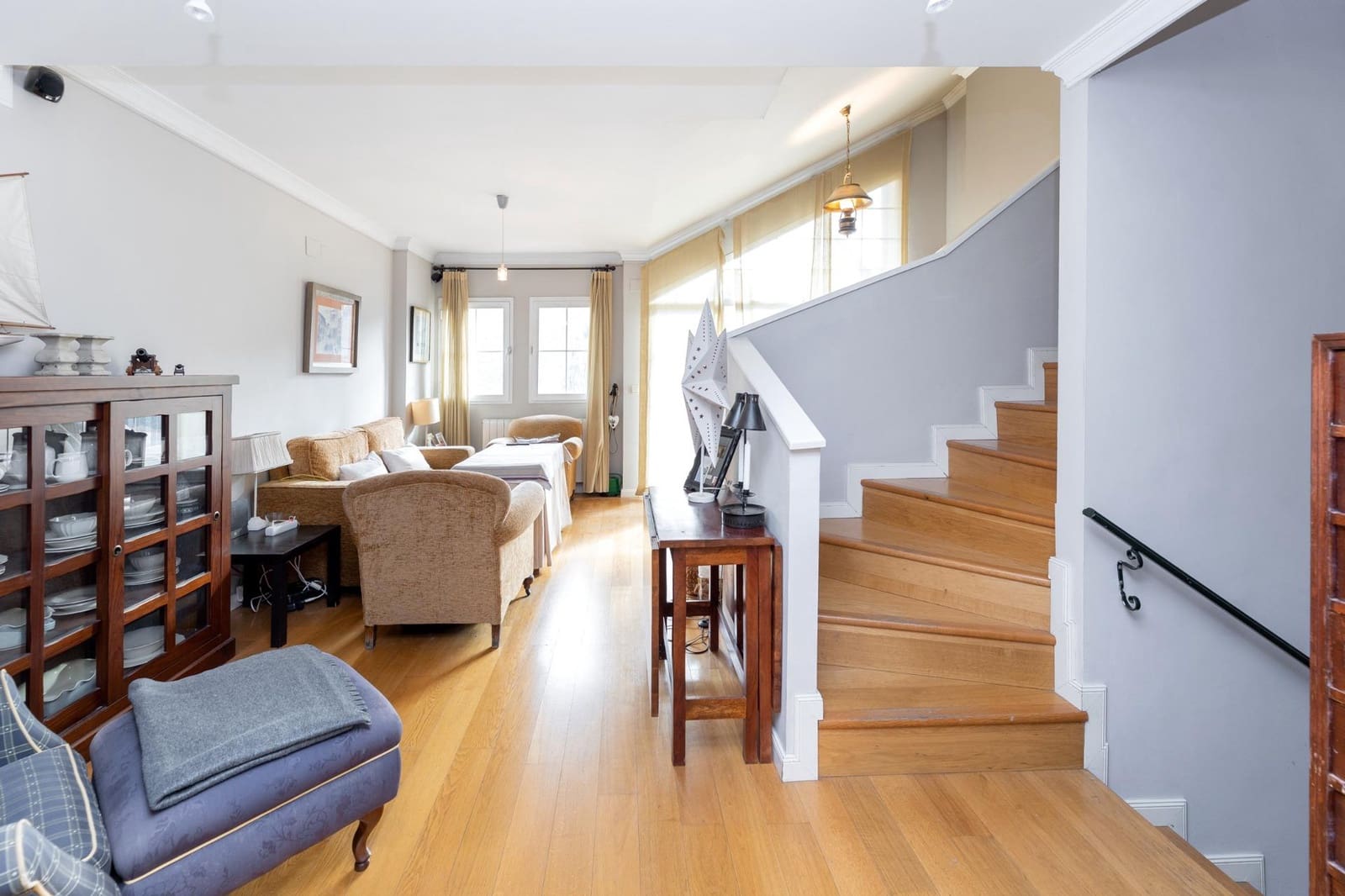 4 soveværelse Rækkehus til salg i Granada by med swimmingpool garage - € 475.000 (Ref: 8857423)