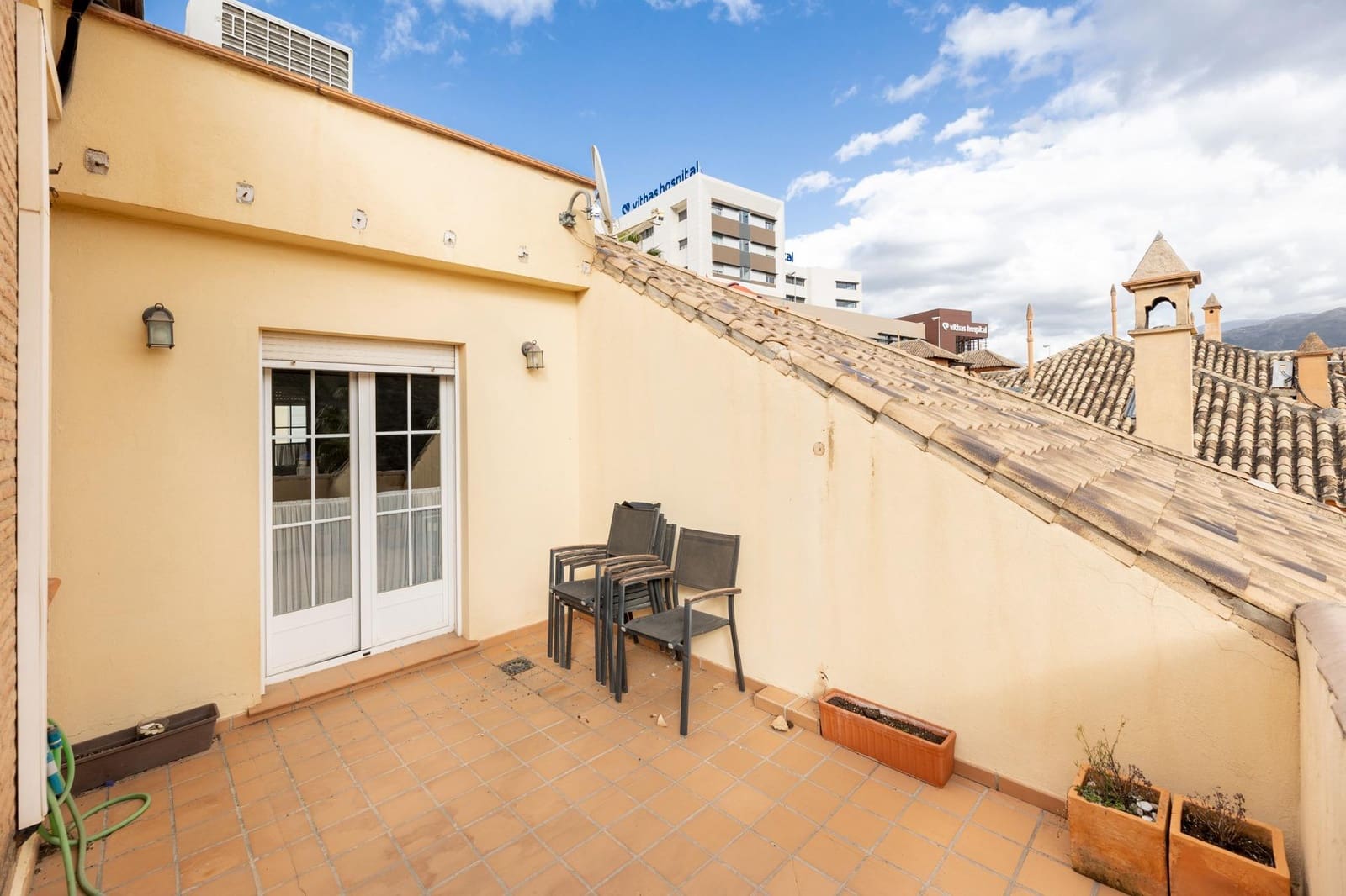 4 soveværelse Rækkehus til salg i Granada by med swimmingpool garage - € 475.000 (Ref: 8857423)