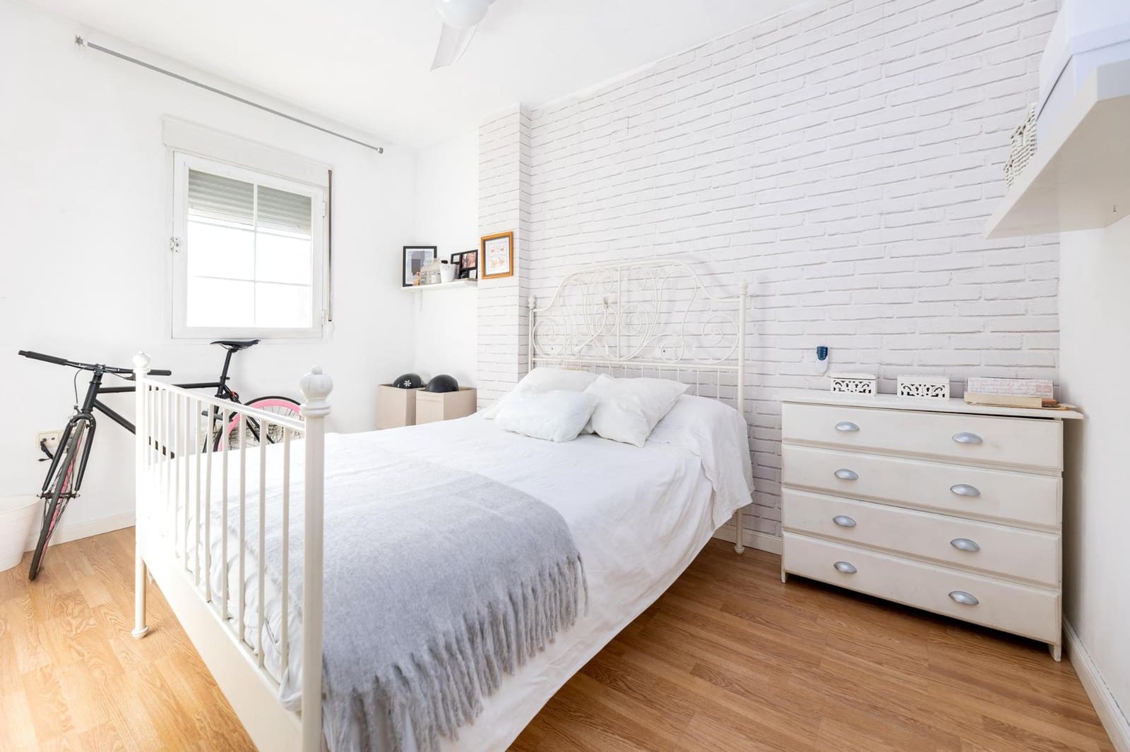 4 soveværelse Rækkehus til salg i Granada by med swimmingpool garage - € 475.000 (Ref: 8857423)