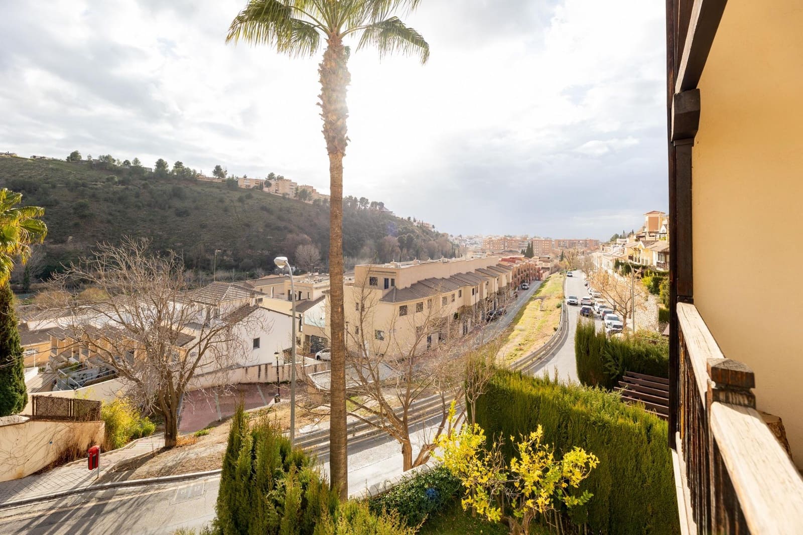 4 soveværelse Rækkehus til salg i Granada by med swimmingpool garage - € 475.000 (Ref: 8857423)