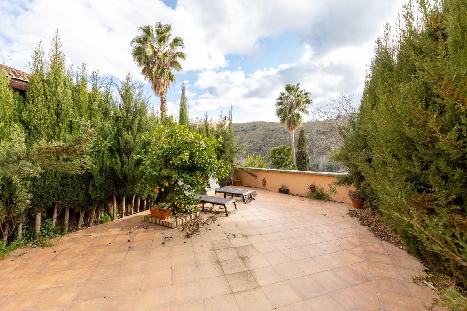 4 soveværelse Rækkehus til salg i Granada by med swimmingpool garage - € 475.000 (Ref: 8857423)