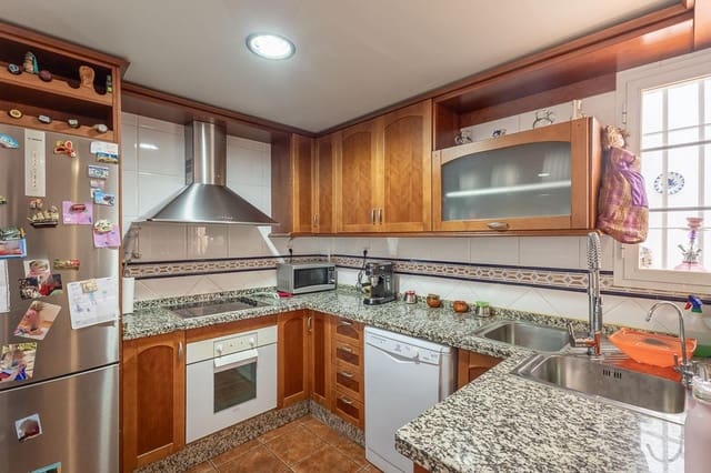 3 camera da letto Villetta Bifamiliare in vendita in Peligros con garage - 234.900 € (Rif: 8902371)