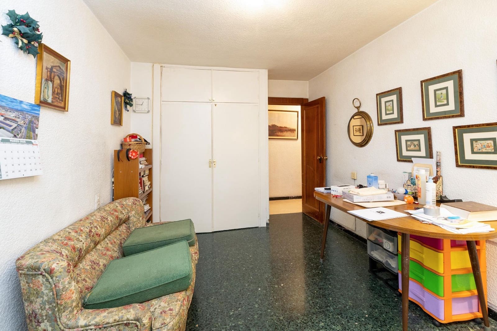 5 bedroom Flat for sale in Granada city with pool - € 395,000 (Ref: 8915477)