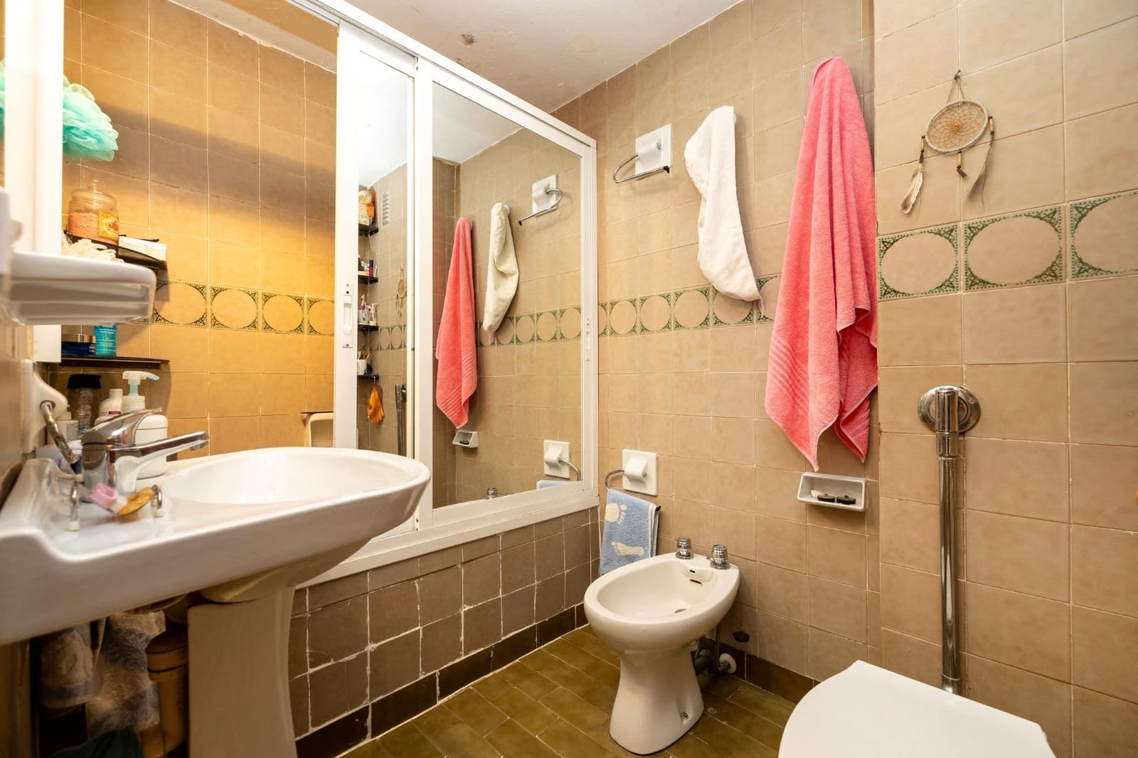 5 bedroom Flat for sale in Granada city with pool - € 395,000 (Ref: 8915477)