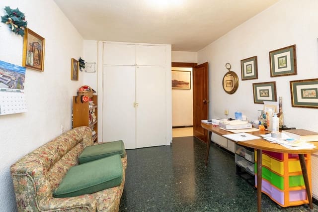 5 soveværelse Lejlighed til salg i Cervantes, Granada by med swimmingpool - € 395.000 (Ref: 8915477)