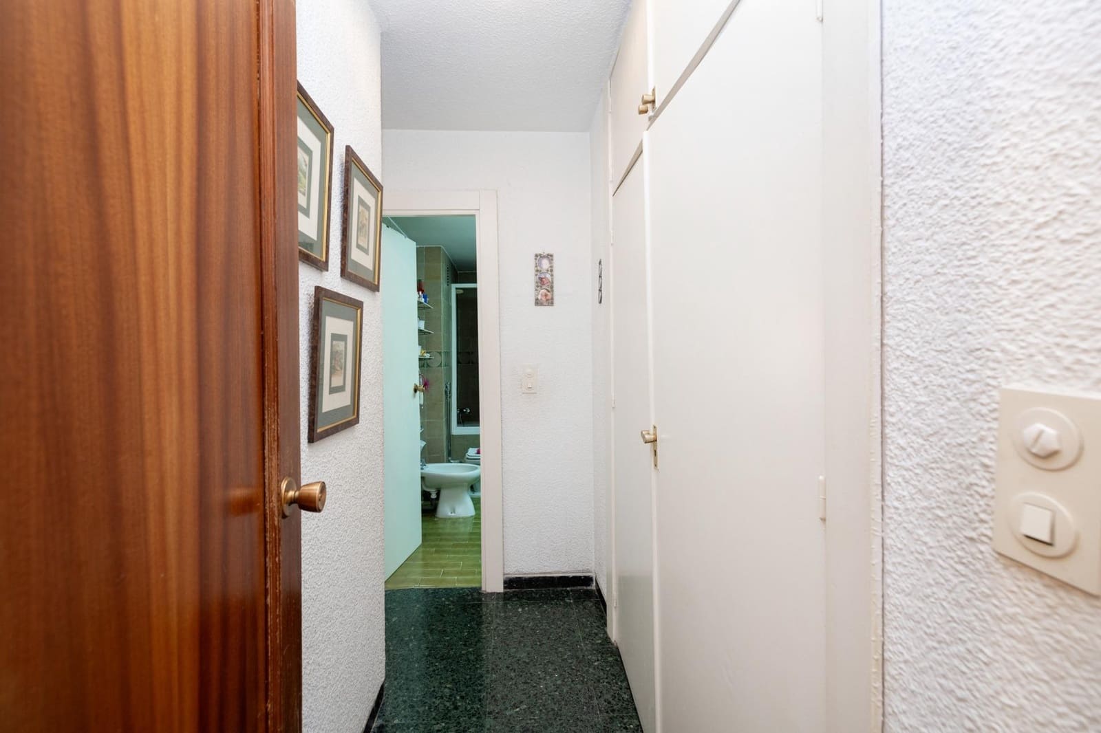 5 bedroom Flat for sale in Granada city with pool - € 395,000 (Ref: 8915477)