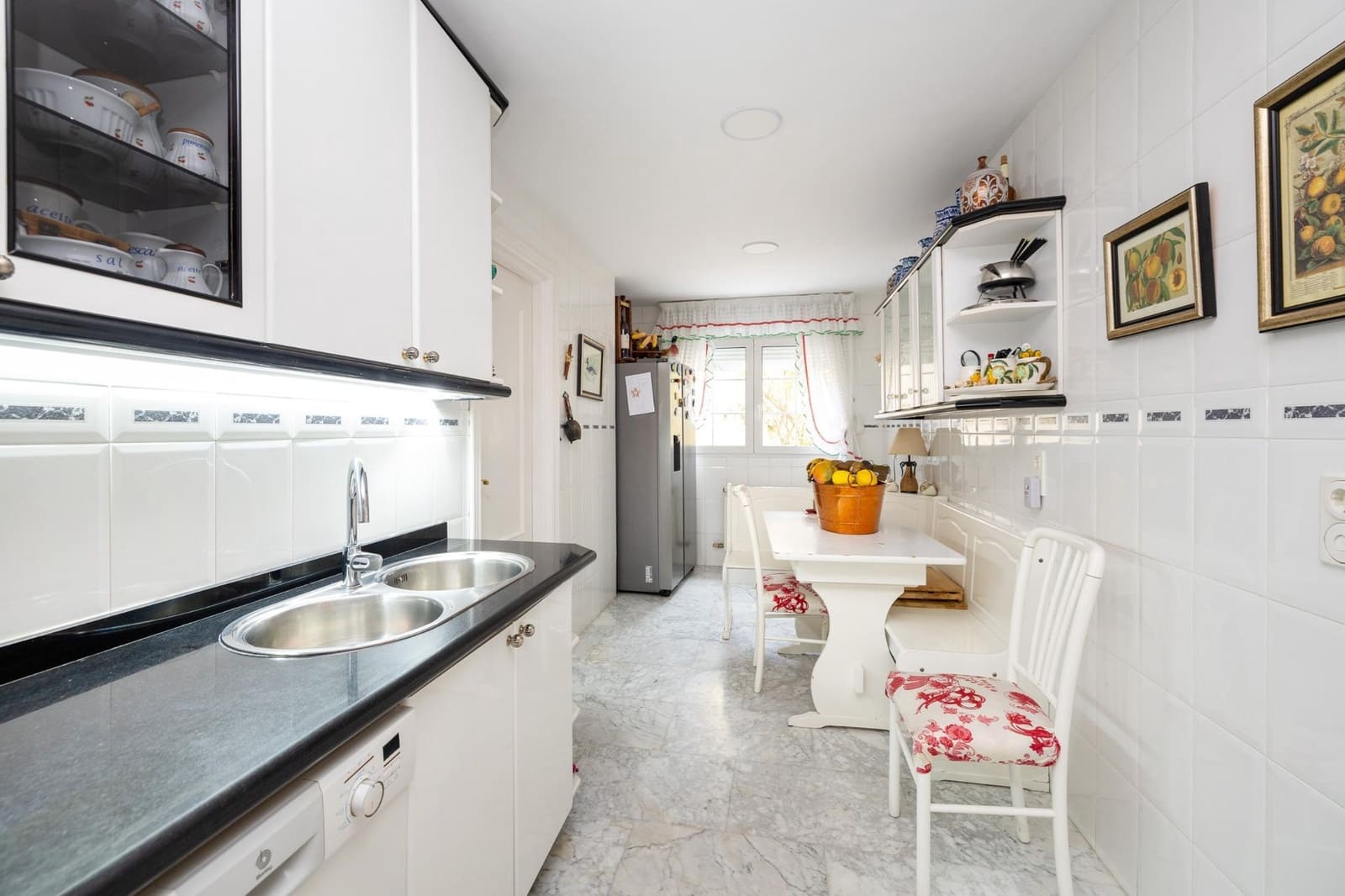 5 slaapkamer Villa te koop in Granada stad met zwembad garage - € 1.600.000 (Ref: 8970304)