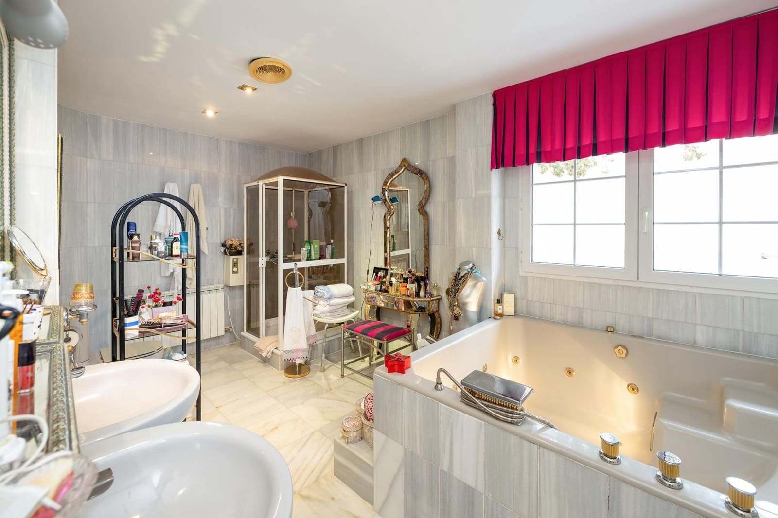 5 slaapkamer Villa te koop in Granada stad met zwembad garage - € 1.600.000 (Ref: 8970304)