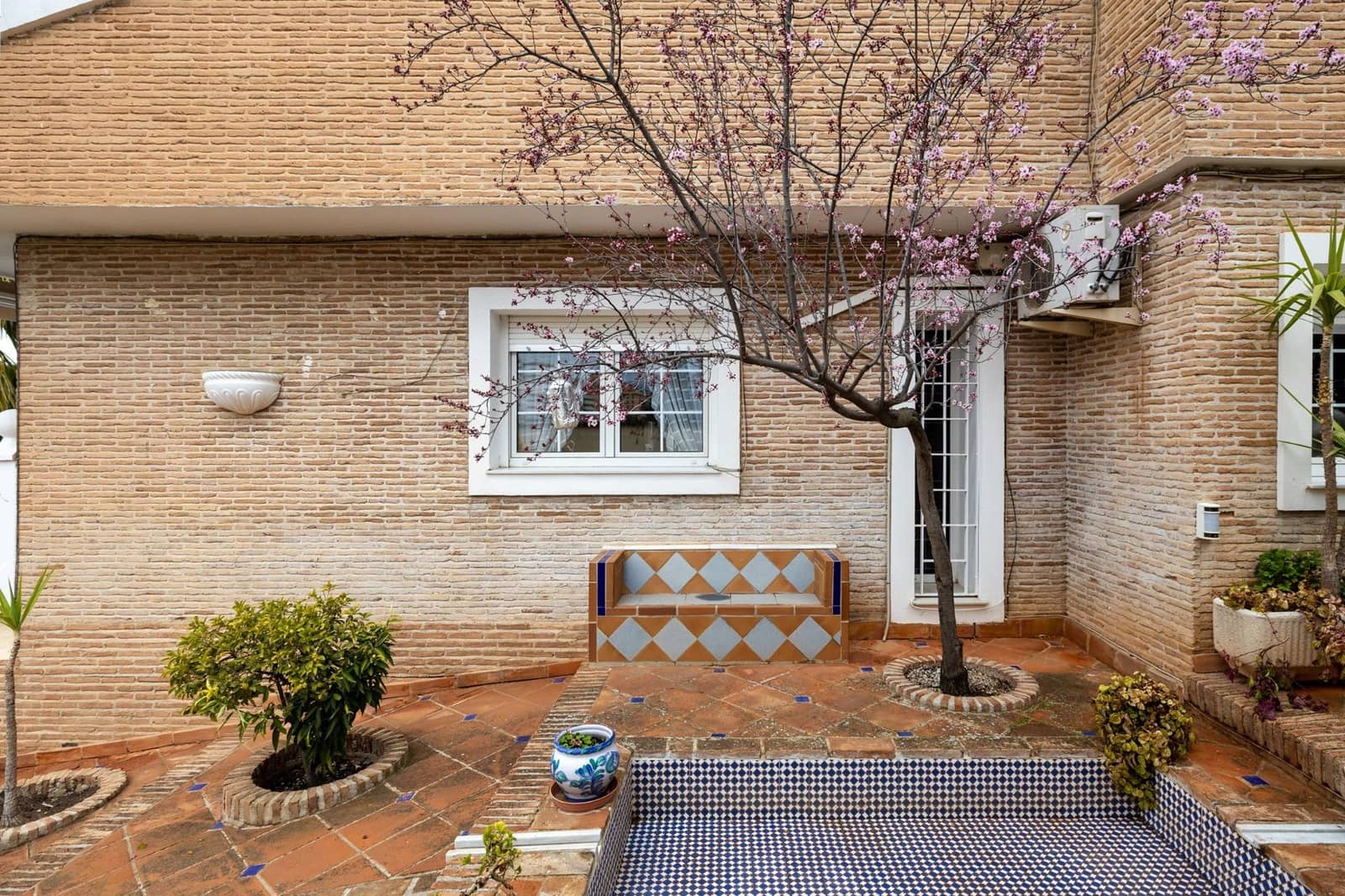 5 slaapkamer Villa te koop in Granada stad met zwembad garage - € 1.600.000 (Ref: 8970304)