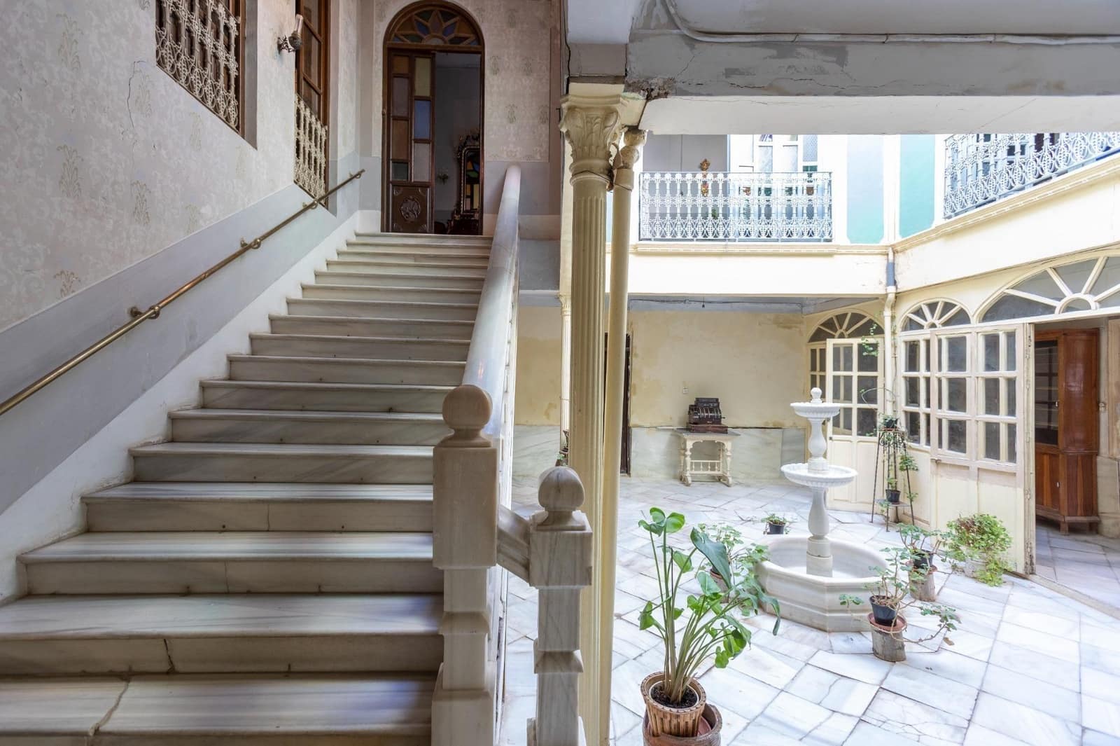 10 slaapkamer Huis te koop in Guadix - € 325.000 (Ref: 9001558)