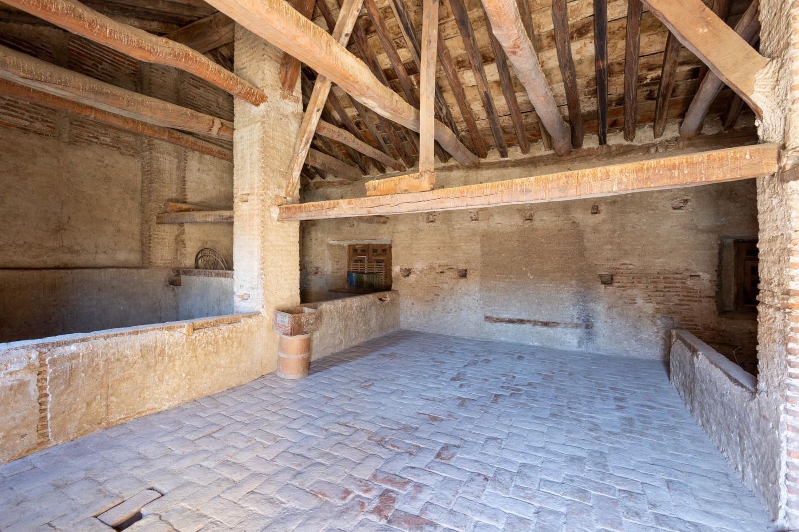 10 slaapkamer Huis te koop in Guadix - € 325.000 (Ref: 9001558)