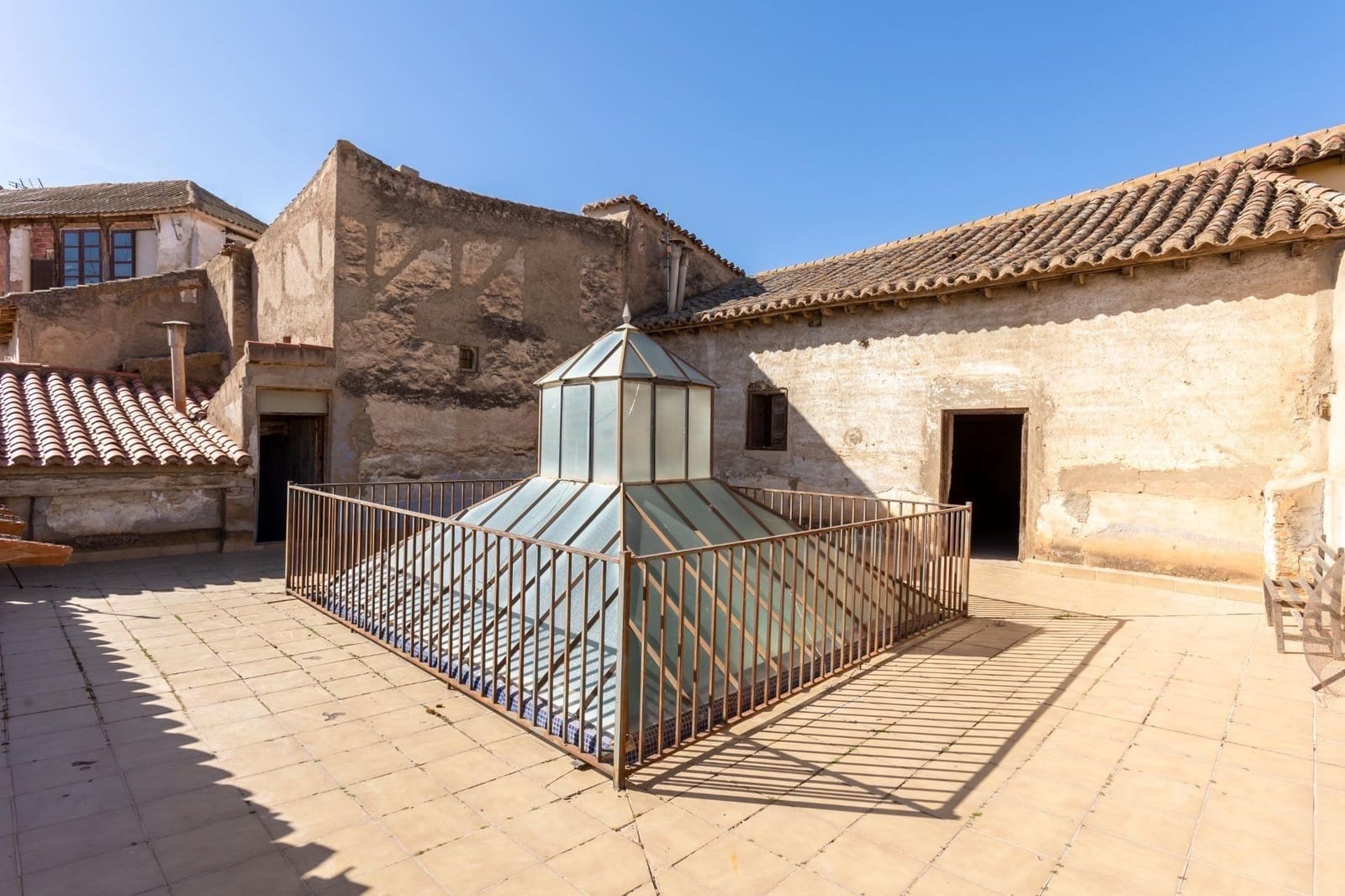 10 slaapkamer Huis te koop in Guadix - € 325.000 (Ref: 9001558)