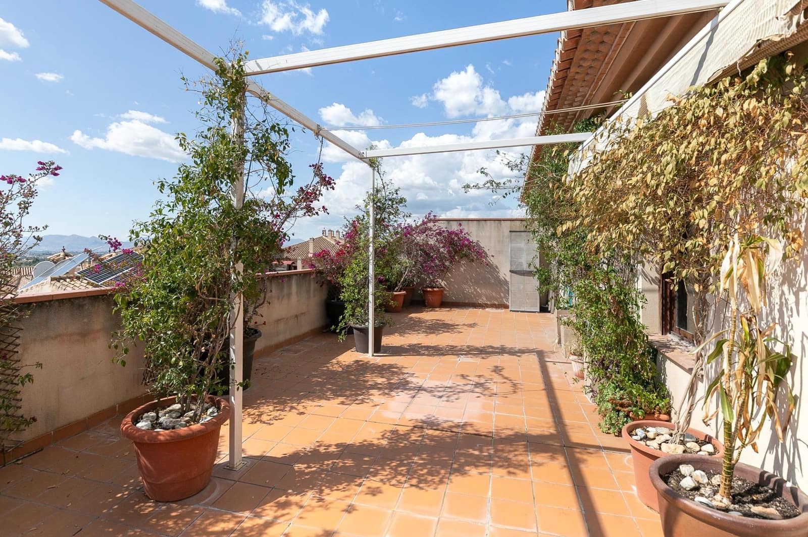 2 sypialnia Penthouse na sprzedaż w La Zubia z garażem - 275 000 € (Ref: 9005985)