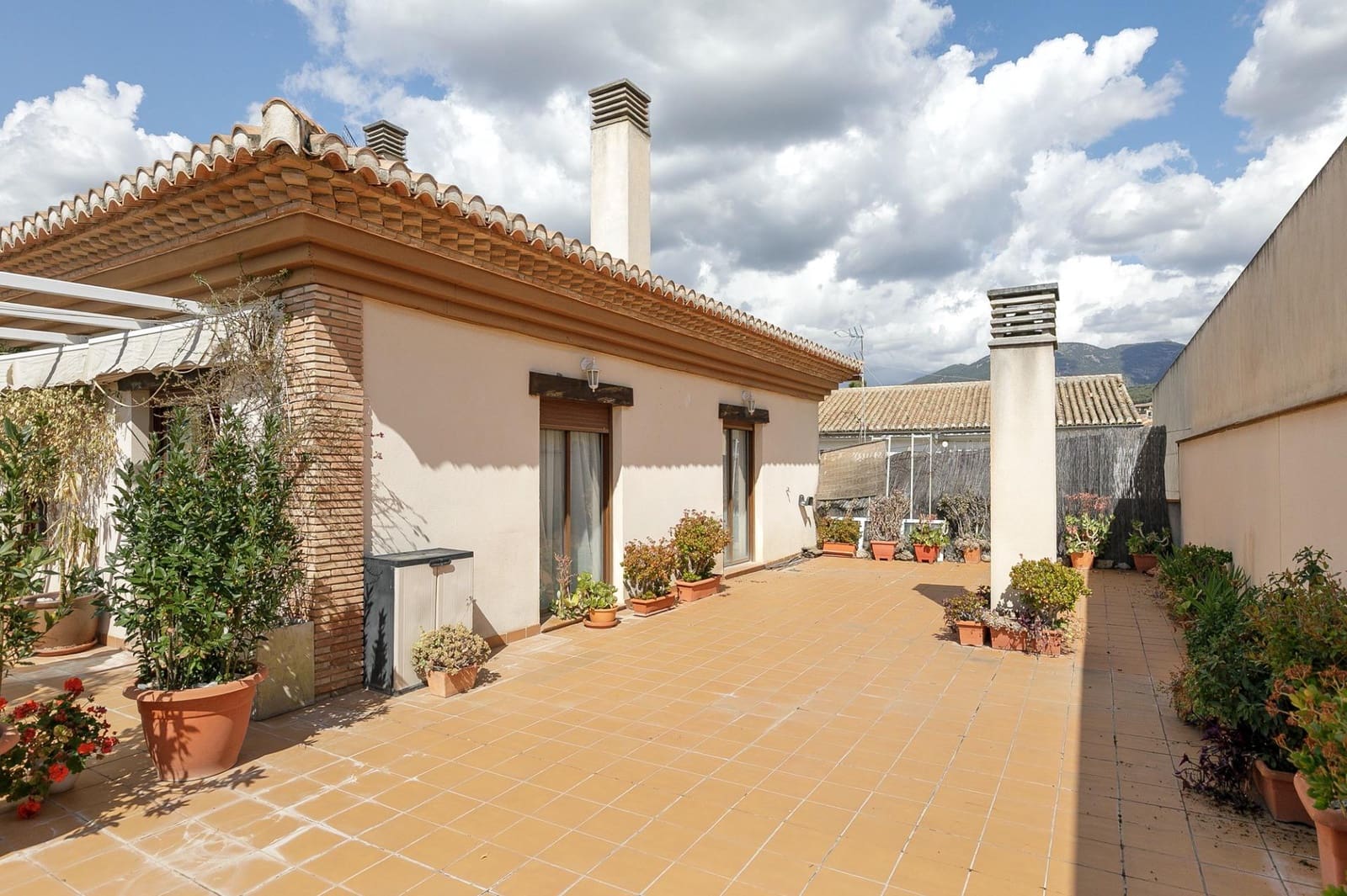 2 sypialnia Penthouse na sprzedaż w La Zubia z garażem - 275 000 € (Ref: 9005985)