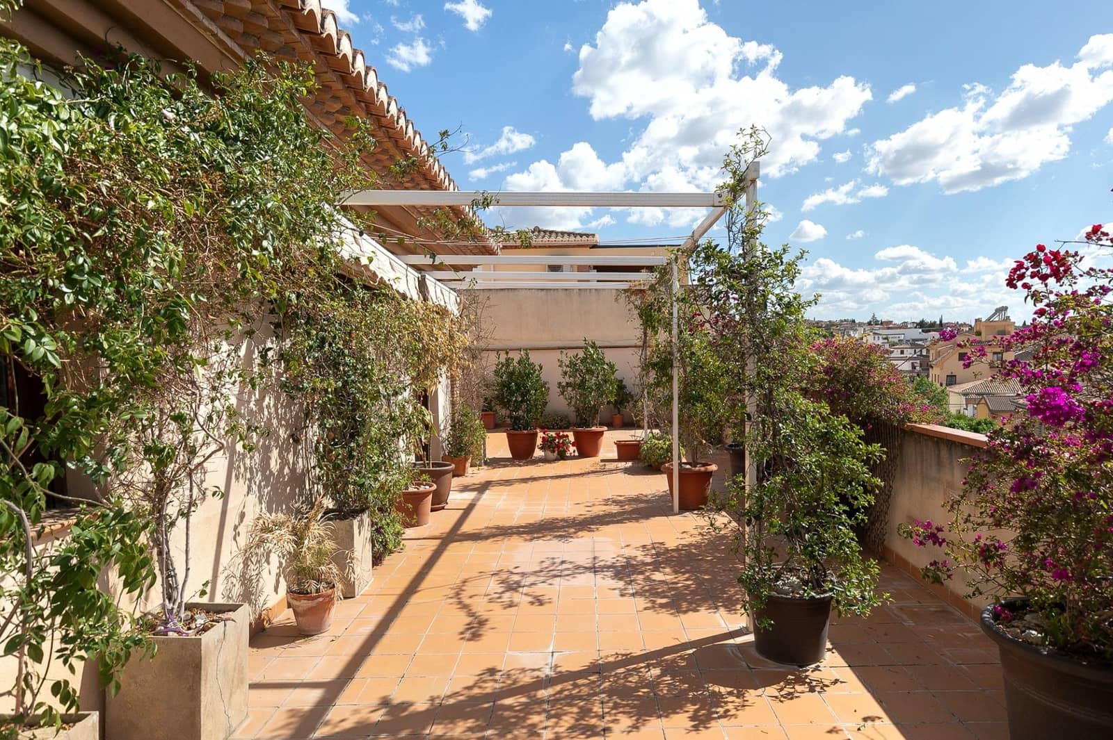 2 sypialnia Penthouse na sprzedaż w La Zubia z garażem - 275 000 € (Ref: 9005985)