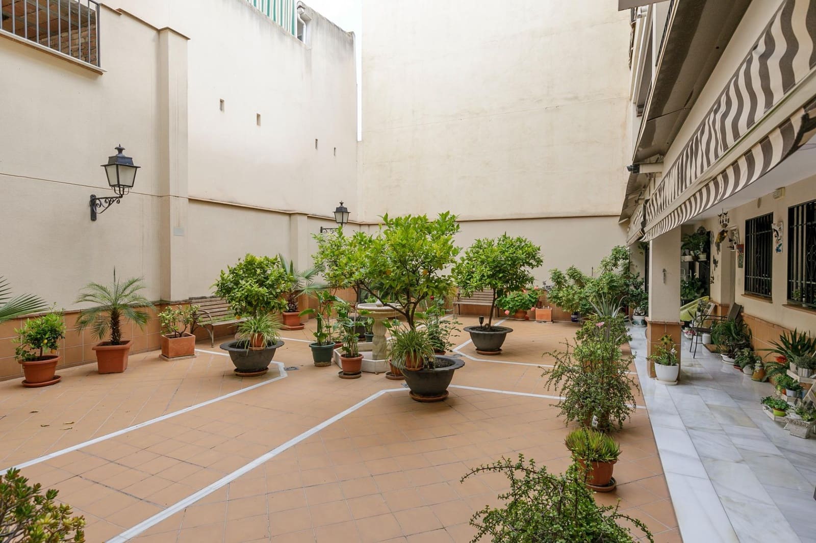 2 sypialnia Penthouse na sprzedaż w La Zubia z garażem - 275 000 € (Ref: 9005985)