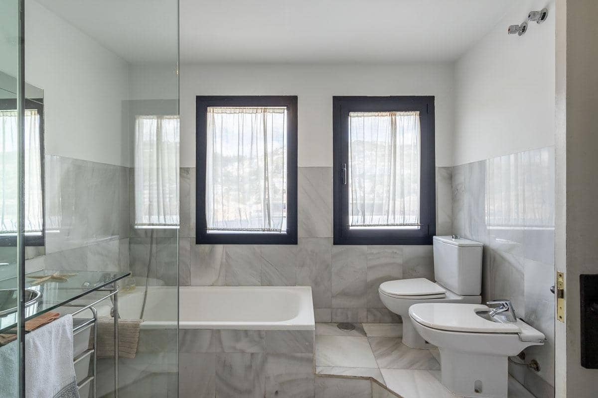 4 chambre Villa/Maison à vendre à Grenade ville avec garage - 775 000 € (Ref: 9007649)