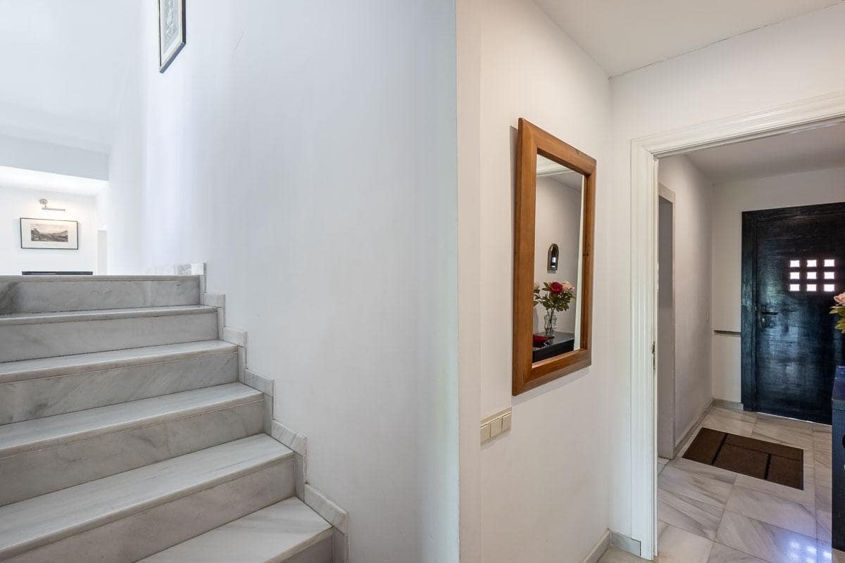 4 chambre Villa/Maison à vendre à Grenade ville avec garage - 775 000 € (Ref: 9007649)