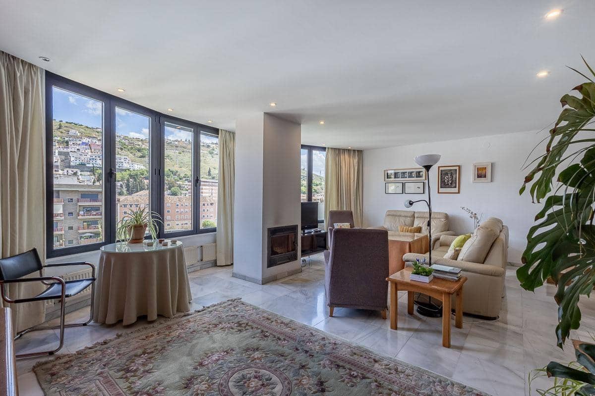 4 chambre Villa/Maison à vendre à Grenade ville avec garage - 775 000 € (Ref: 9007649)