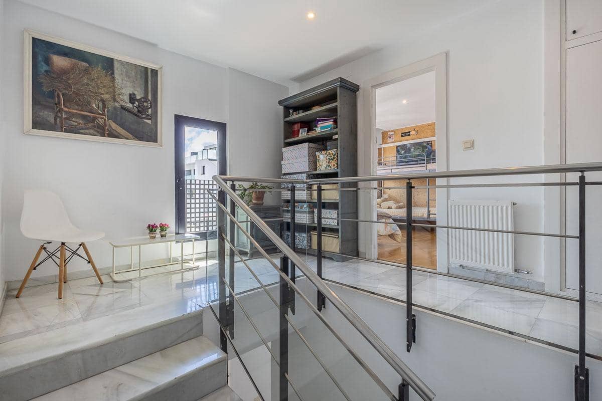 4 chambre Villa/Maison à vendre à Grenade ville avec garage - 775 000 € (Ref: 9007649)