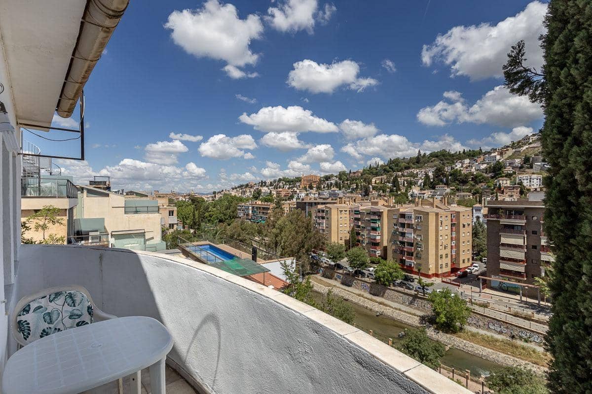 4 chambre Villa/Maison à vendre à Grenade ville avec garage - 775 000 € (Ref: 9007649)