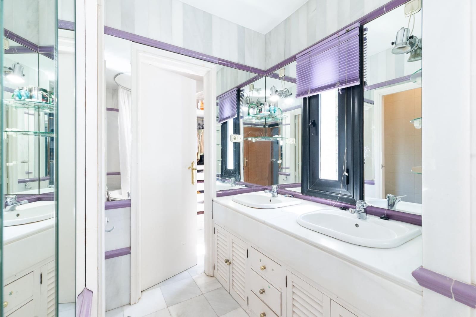 5 soverom Villa til salgs i Granada by med garasje - € 890 000 (Ref: 9012501)