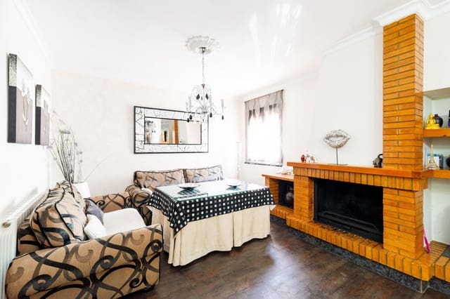 5 slaapkamer Halfvrijstaande villa te koop in Peligros met garage - € 380.000 (Ref: 9014655)