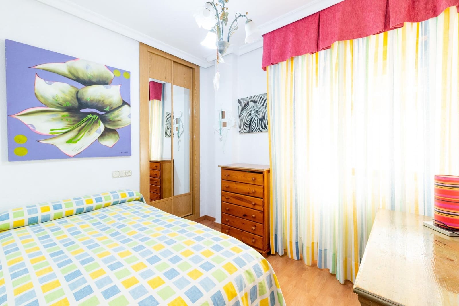 5 sypialnia Dom blizniak na sprzedaż w Peligros z garażem - 380 000 € (Ref: 9014655)