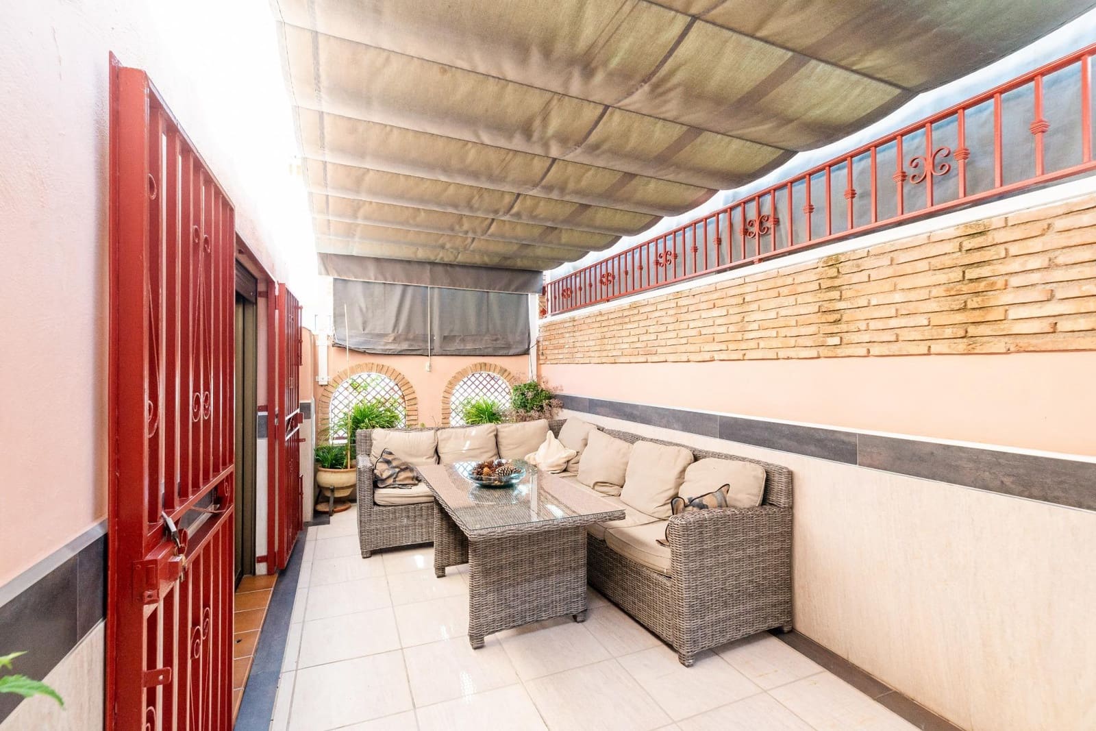 5 sypialnia Dom blizniak na sprzedaż w Peligros z garażem - 380 000 € (Ref: 9014655)