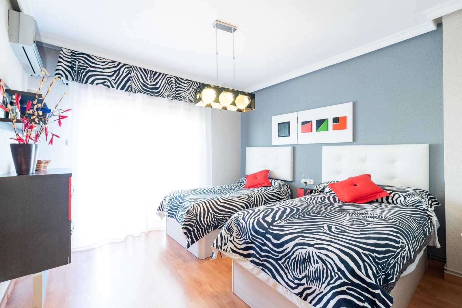 5 sypialnia Dom blizniak na sprzedaż w Peligros z garażem - 380 000 € (Ref: 9014655)