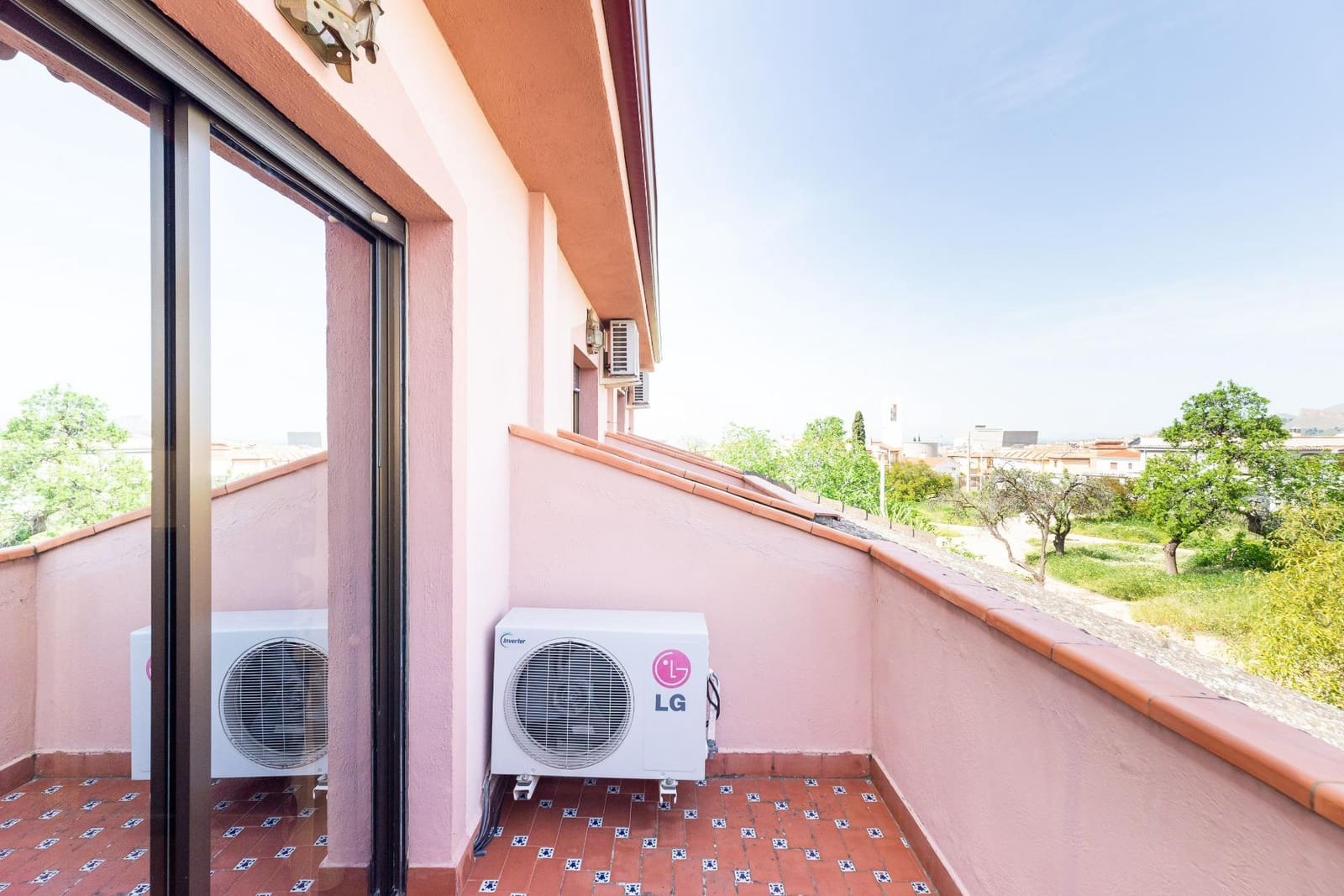 5 sypialnia Dom blizniak na sprzedaż w Peligros z garażem - 380 000 € (Ref: 9014655)