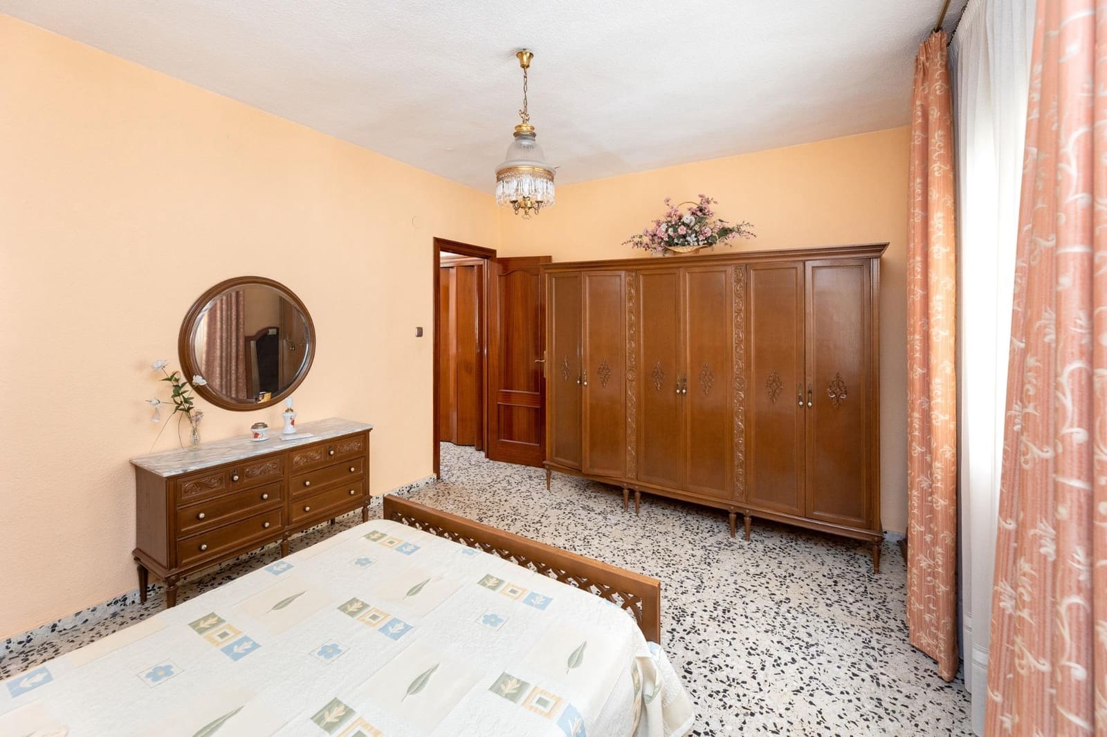 3 soveværelse Erhverv til salg i Granada by - € 469.000 (Ref: 9031341)