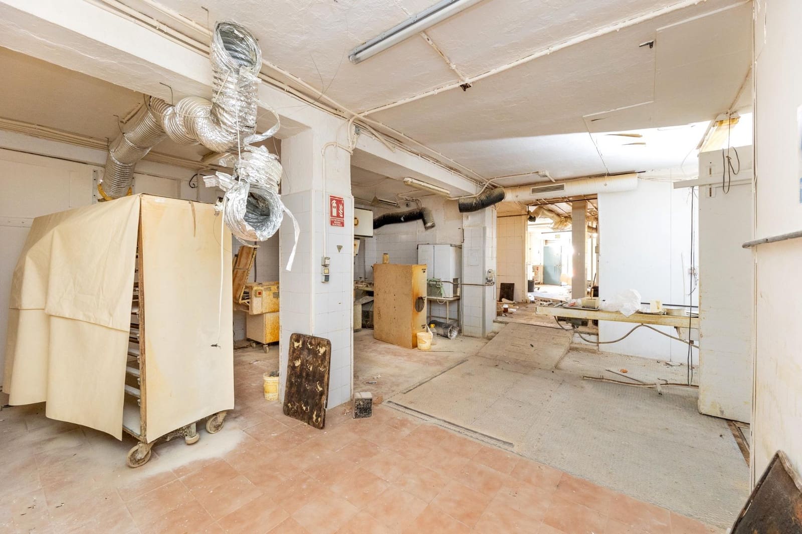 3 soveværelse Erhverv til salg i Granada by - € 469.000 (Ref: 9031341)