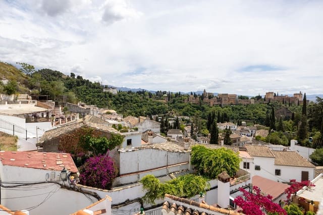 2 soveværelse Byhus til salg i Granada by - € 395.000 (Ref: 9034404)