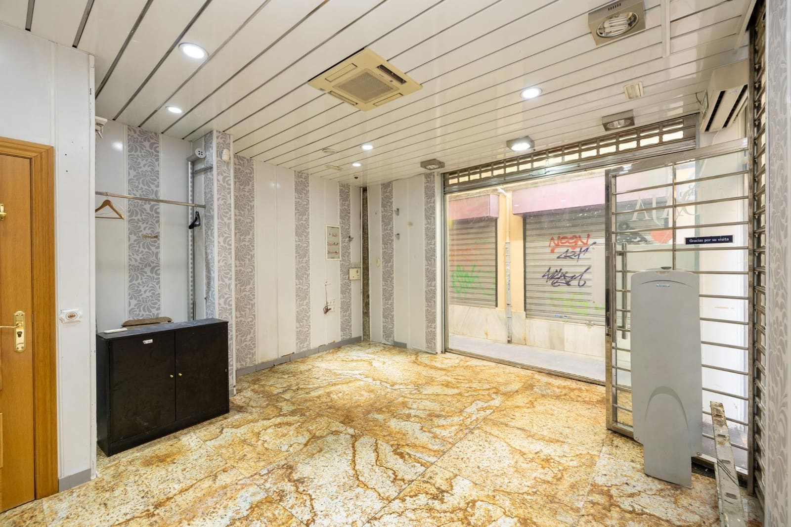 Erhverv til salg i Granada by - € 178.000 (Ref: 9081453)