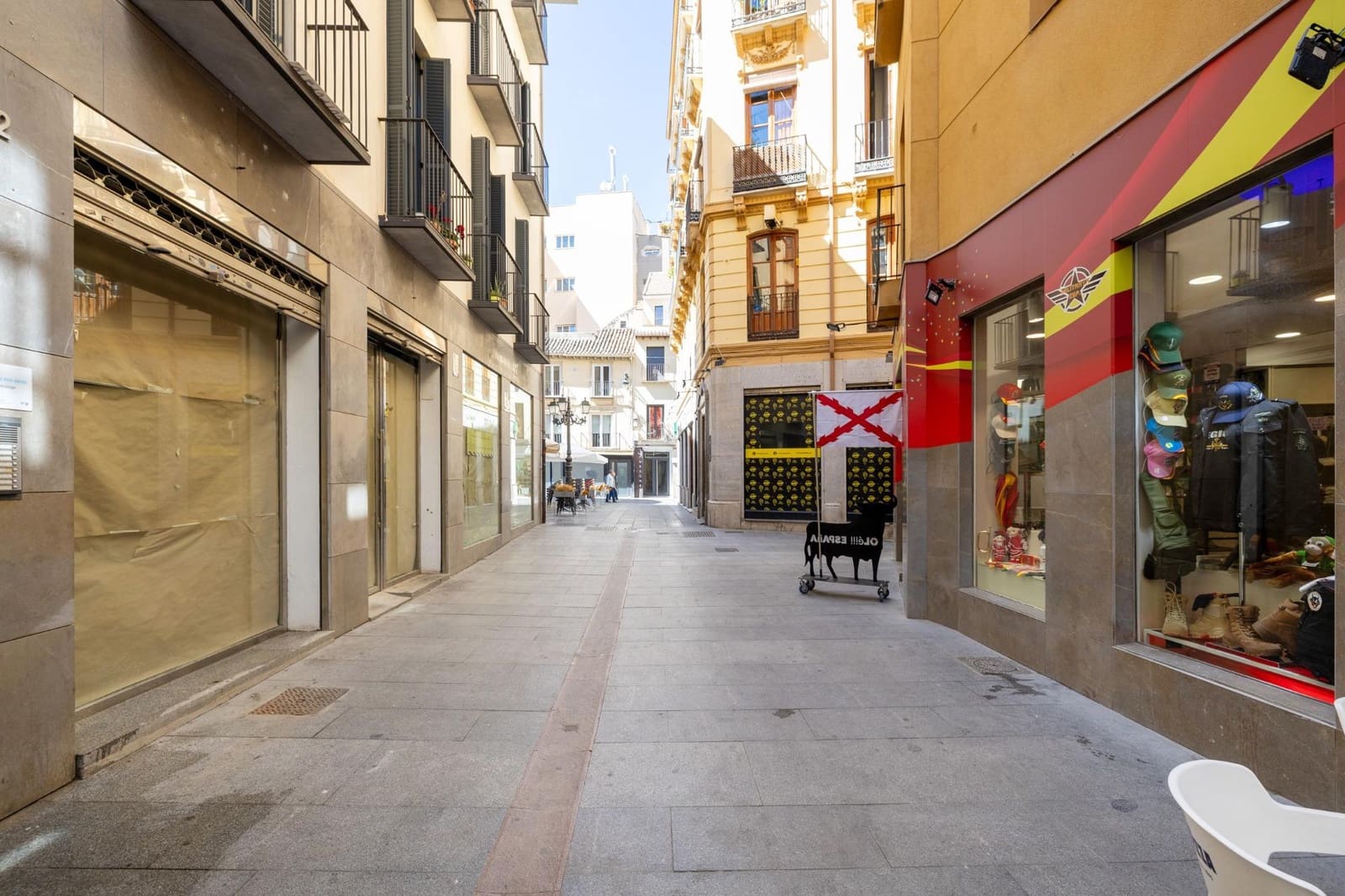 Erhverv til salg i Granada by - € 178.000 (Ref: 9081453)