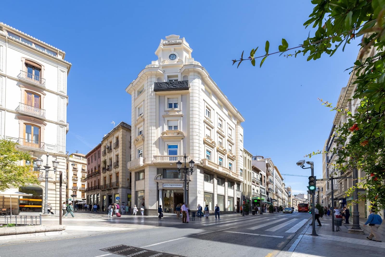 Erhverv til salg i Granada by - € 178.000 (Ref: 9081453)