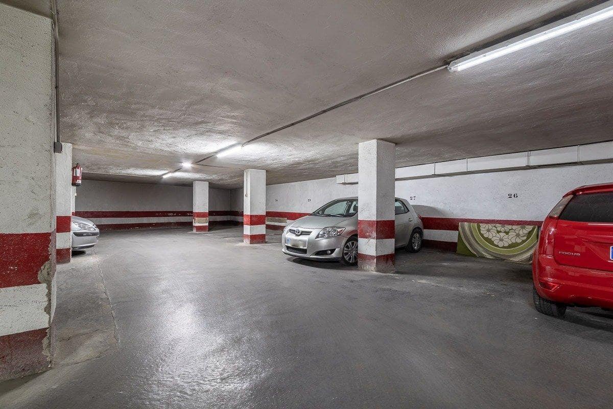 Garasje til salgs i Granada by - € 24 000 (Ref: 9081454)