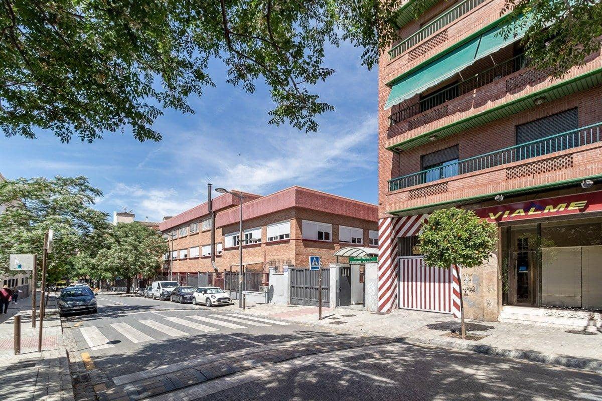 Garasje til salgs i Granada by - € 24 000 (Ref: 9081454)