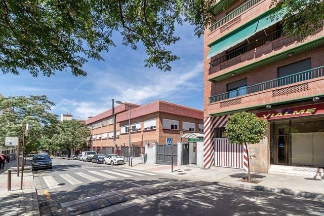 Garasje til salgs i Centro, Granada by - € 24 000 (Ref: 9081454)