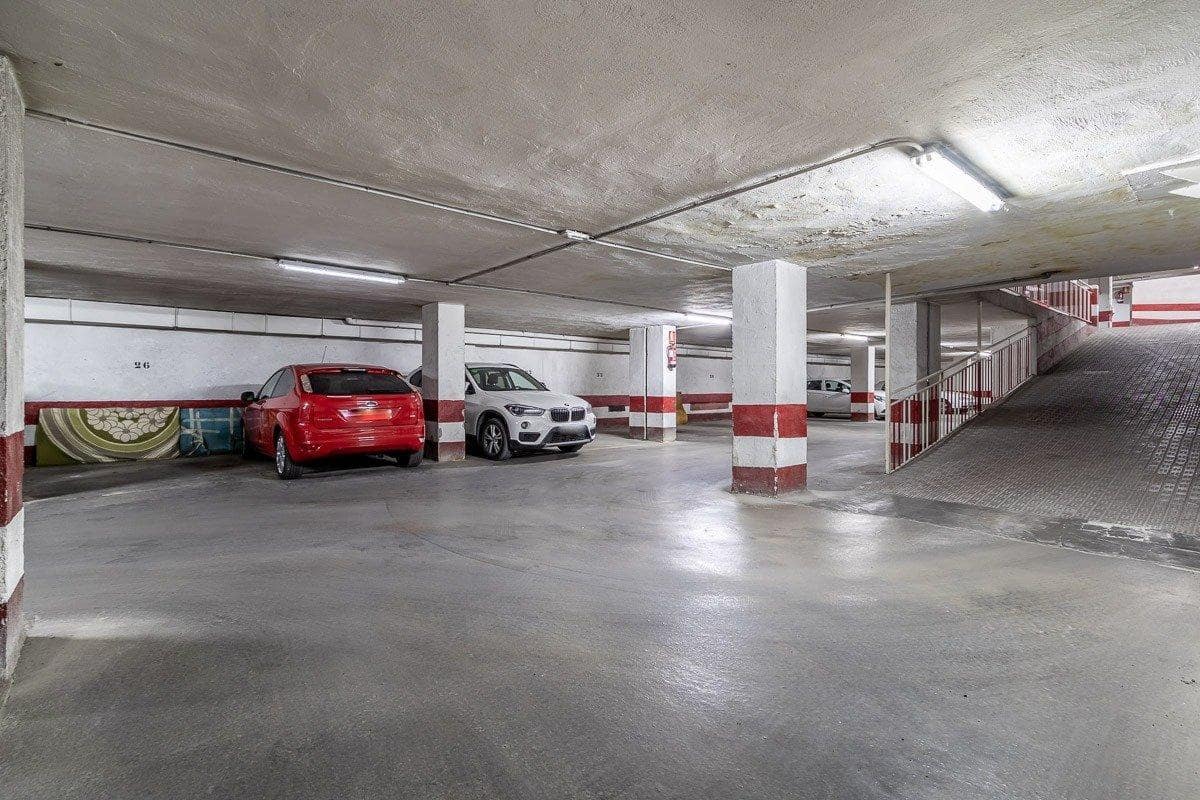 Garasje til salgs i Granada by - € 24 000 (Ref: 9081454)